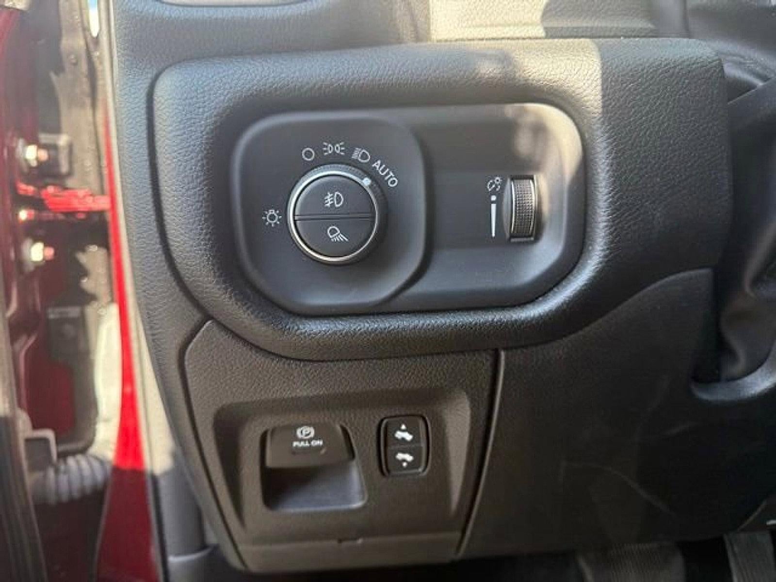 2022 RAM 1500 Big Horn 4x4 Crew Cab 5'7" Box