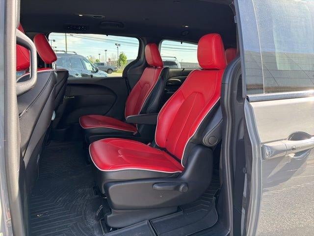 2020 Chrysler Pacifica Hybrid Red S FWD