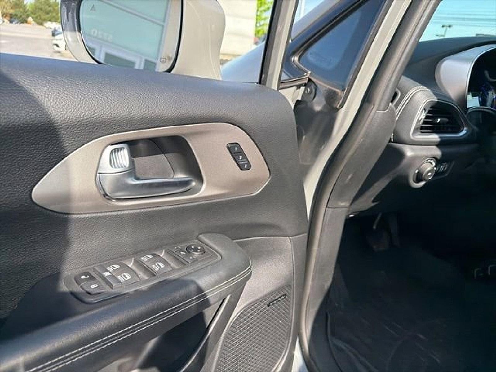 2020 Chrysler Pacifica Hybrid Red S FWD