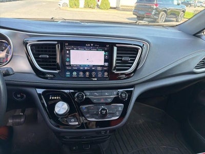 2020 Chrysler Pacifica Hybrid Red S FWD