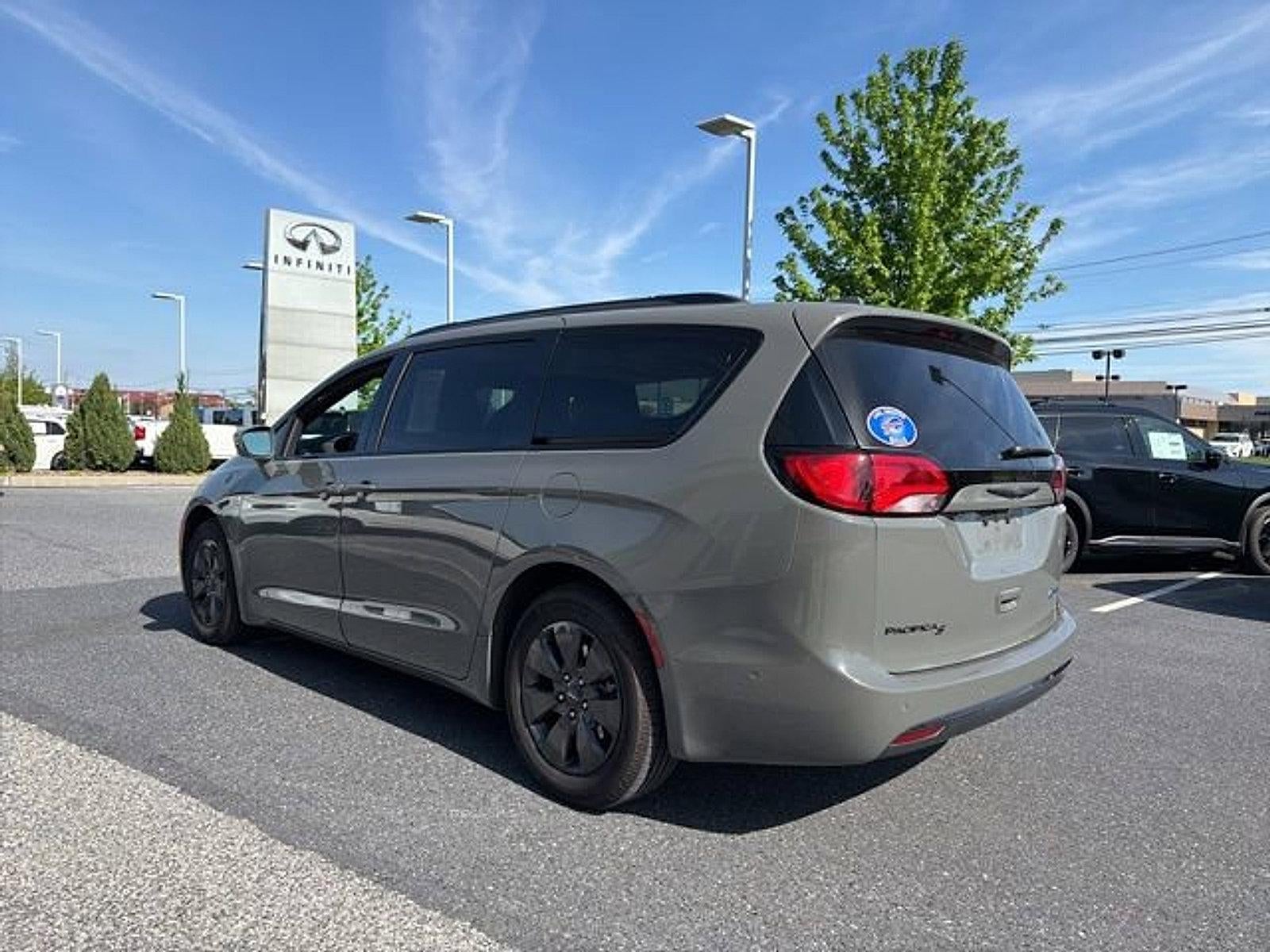 2020 Chrysler Pacifica Hybrid Red S FWD