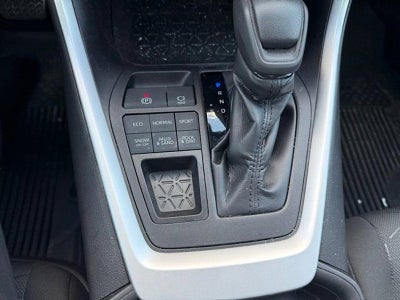 2021 Toyota RAV4 XLE AWD (Natl)