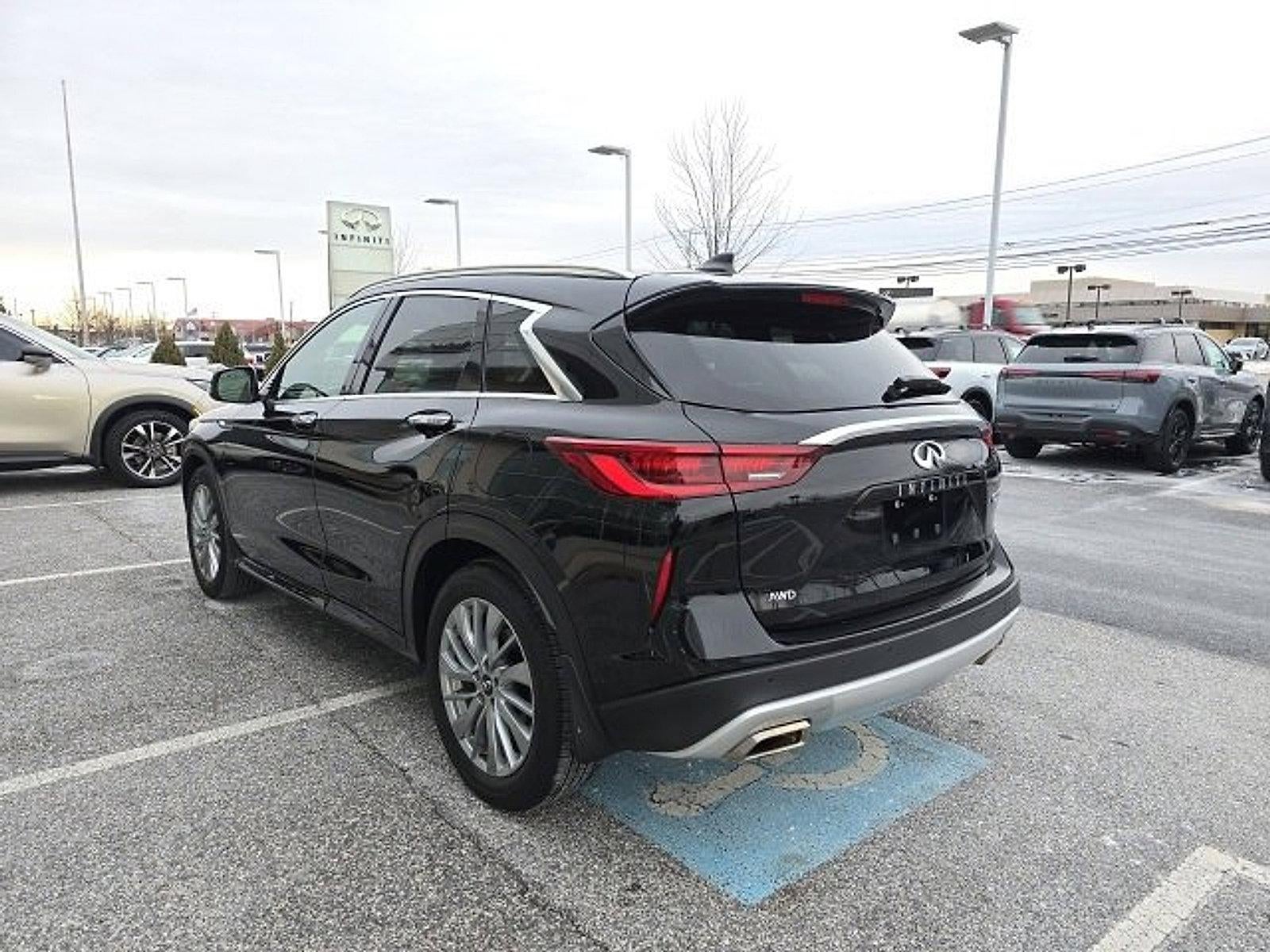 2023 INFINITI QX50 LUXE AWD