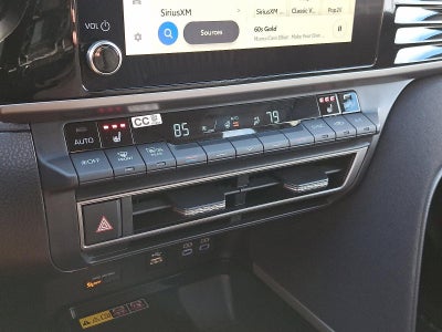 2025 Toyota Camry LE AWD (Natl)