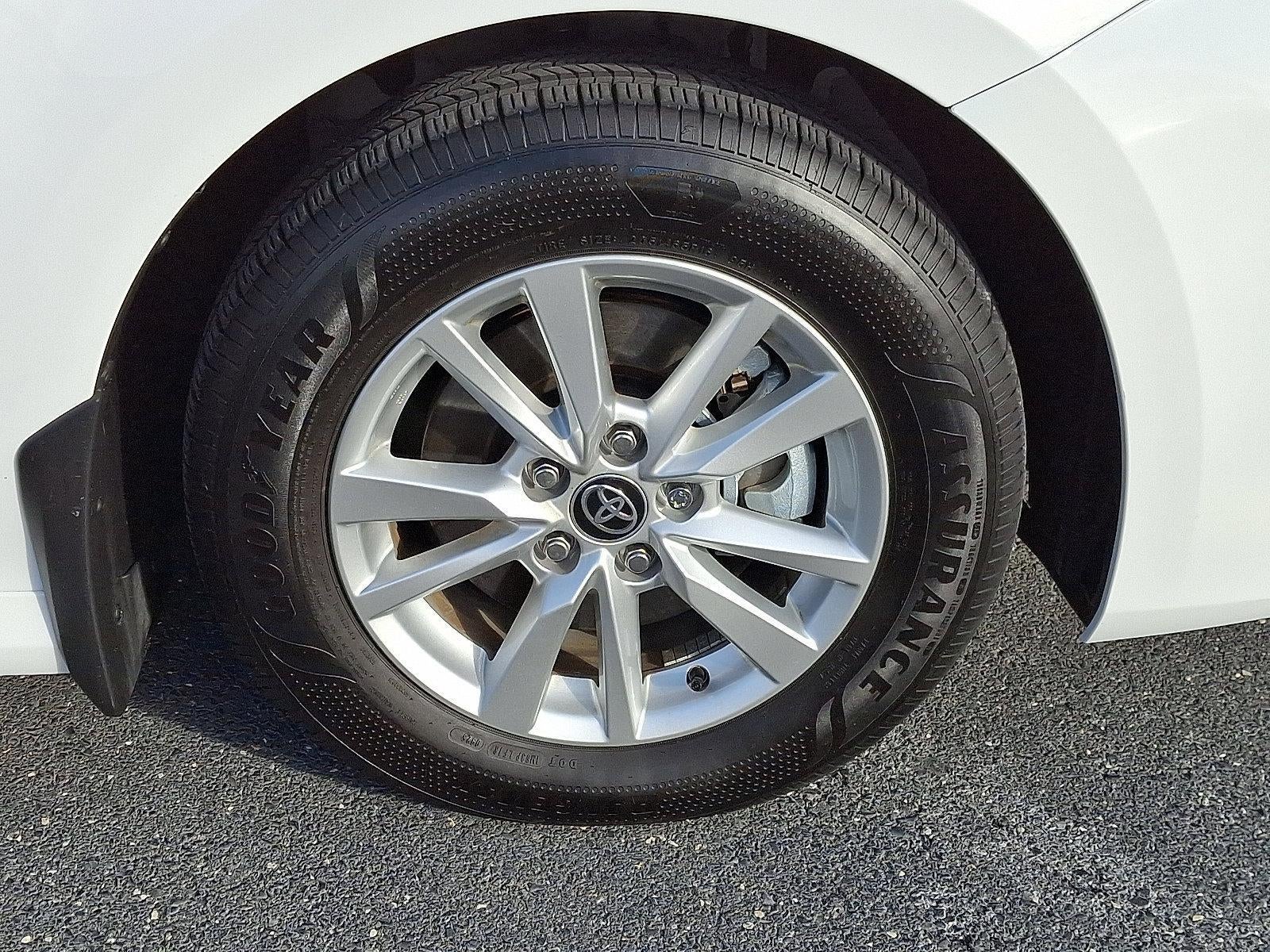 2025 Toyota Camry LE AWD (Natl)