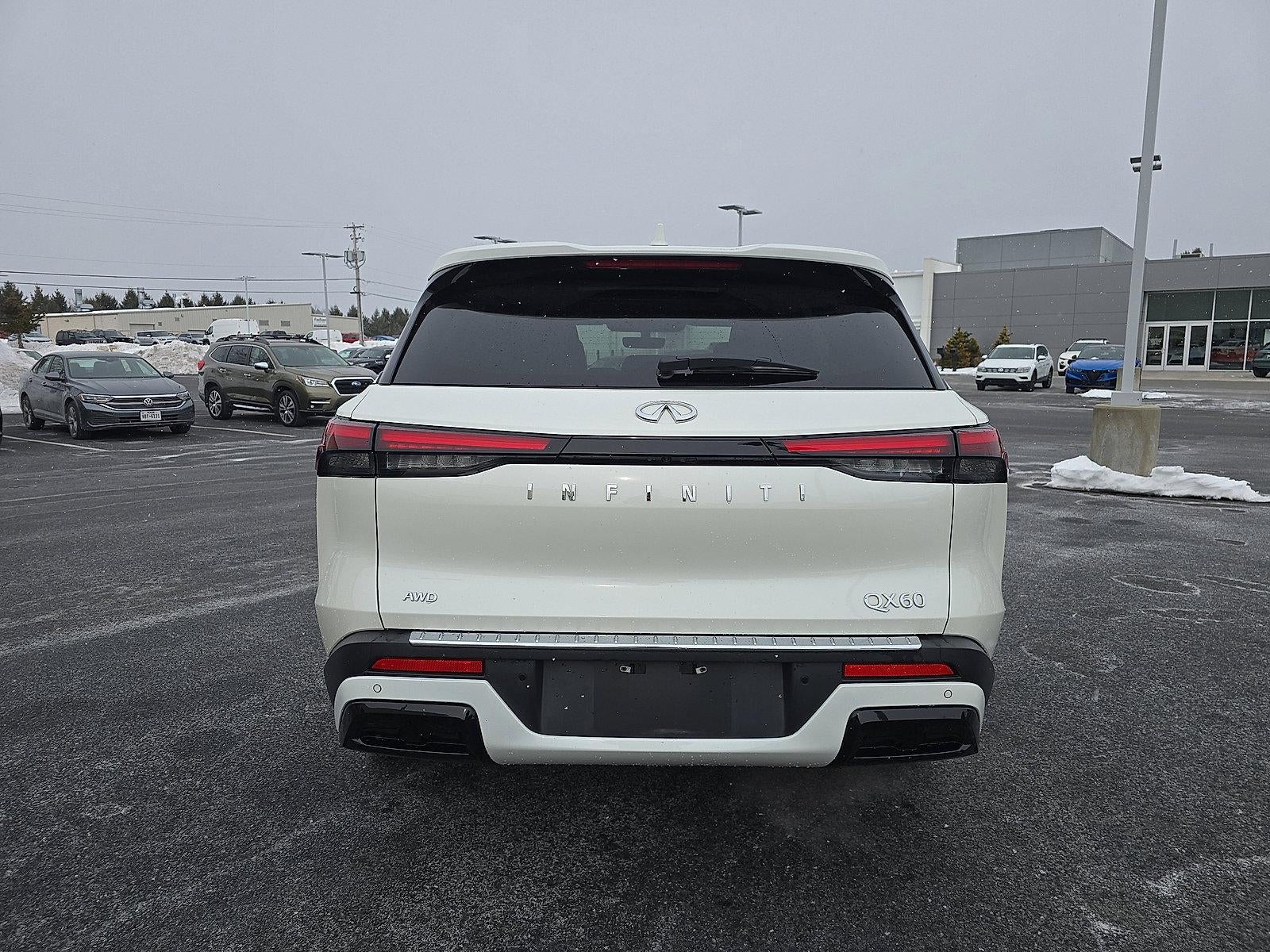 2023 INFINITI QX60 LUXE AWD