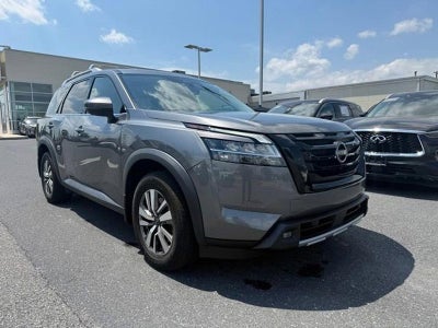 2022 Nissan Pathfinder SL 4WD