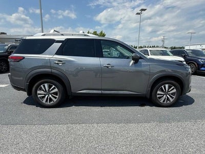 2022 Nissan Pathfinder SL 4WD