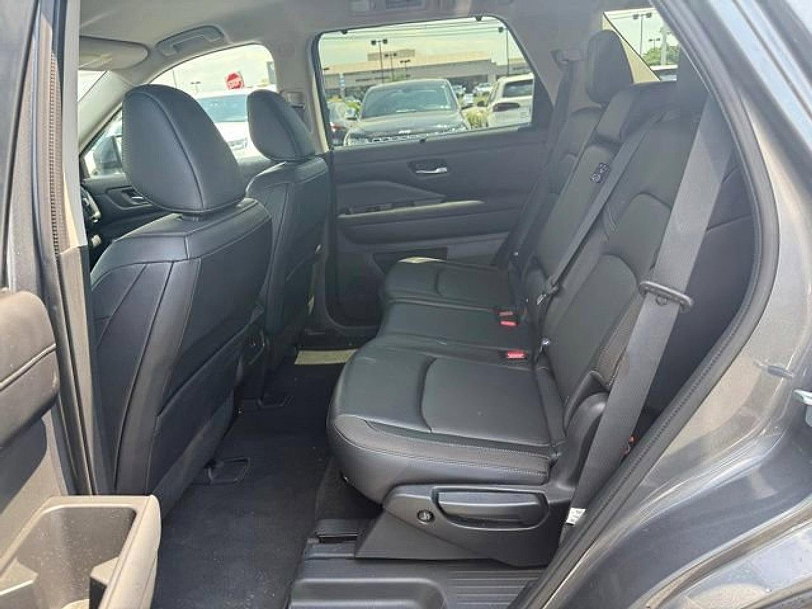 2022 Nissan Pathfinder SL 4WD