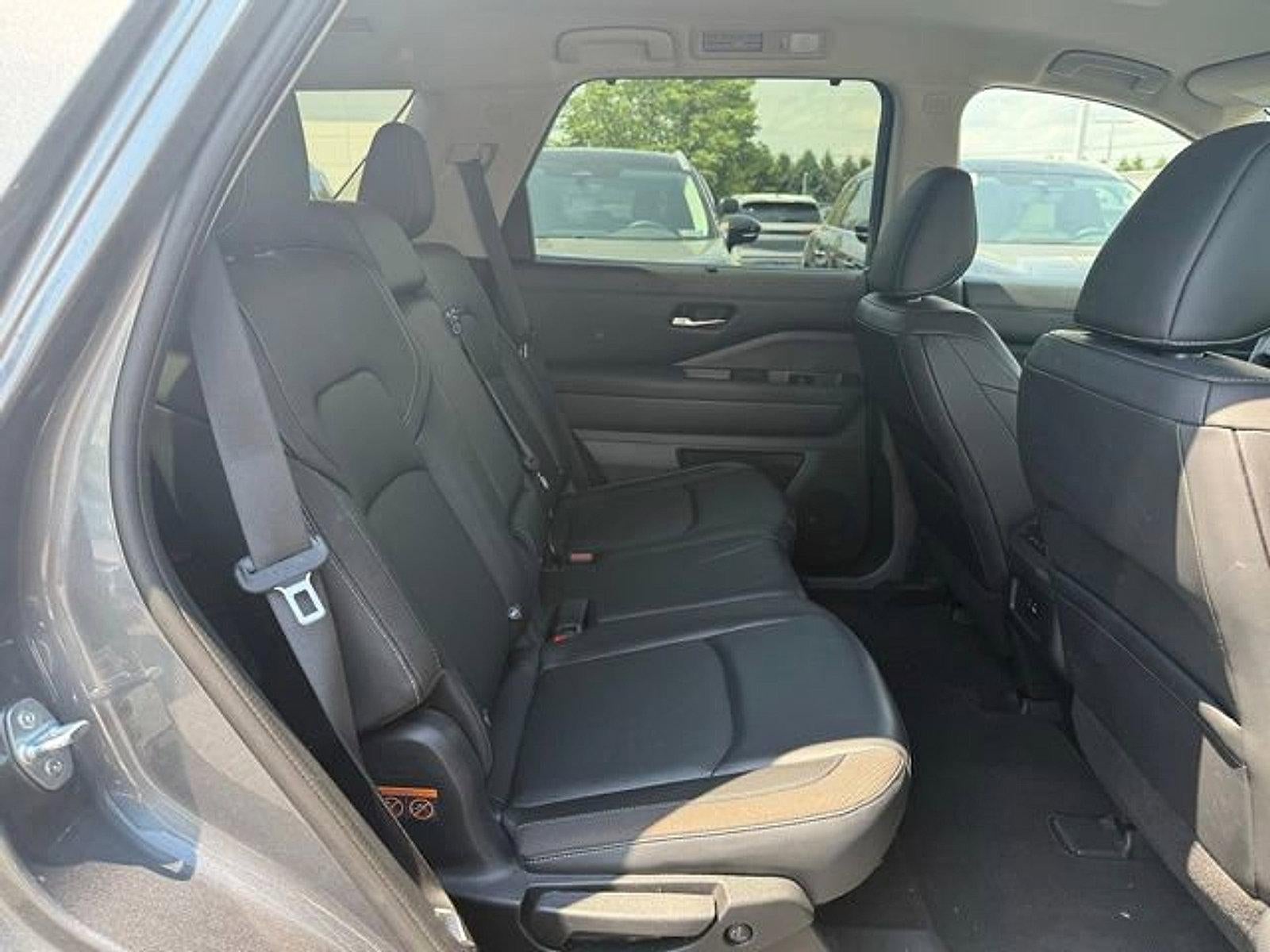 2022 Nissan Pathfinder SL 4WD
