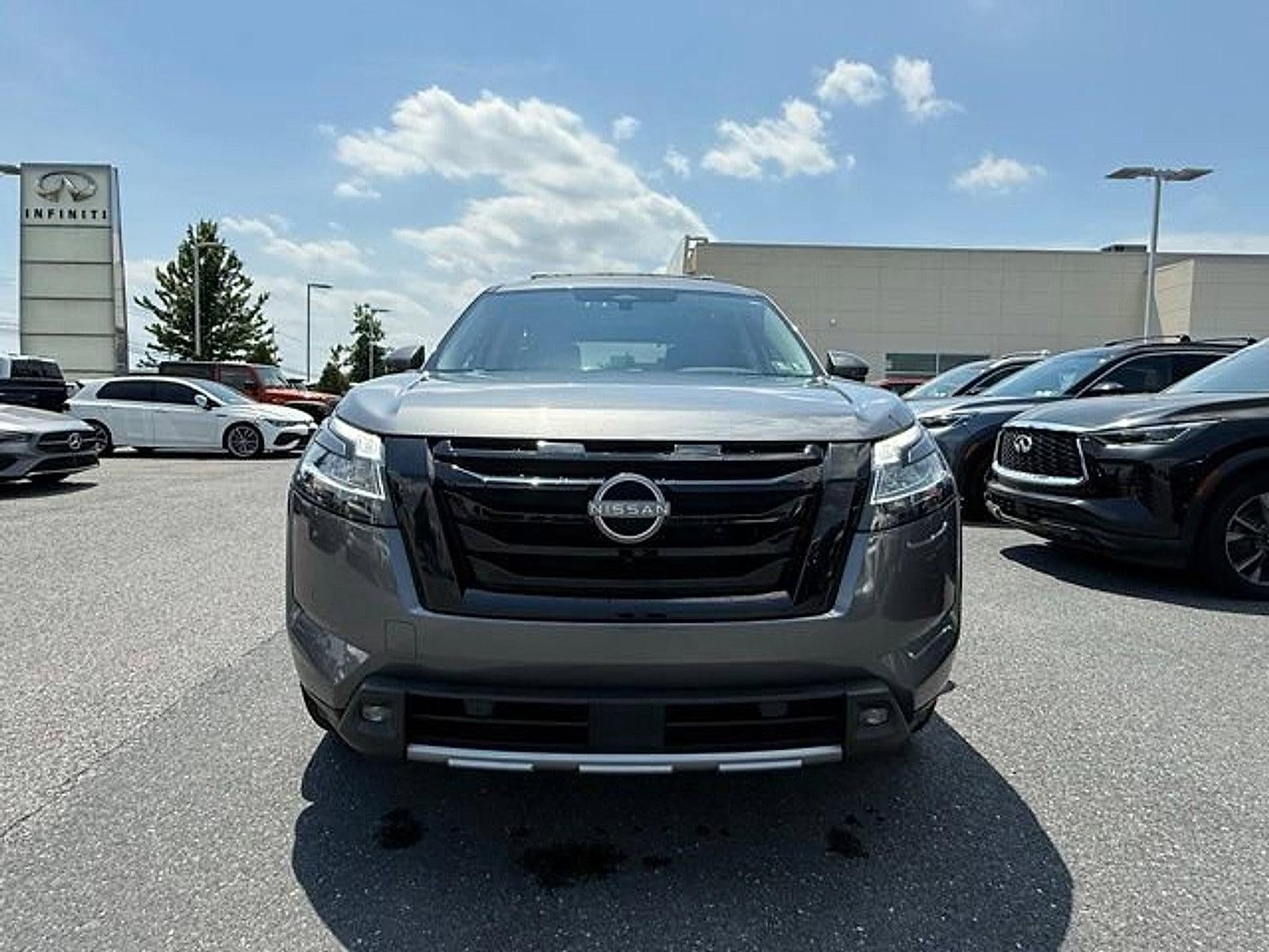 2022 Nissan Pathfinder SL 4WD