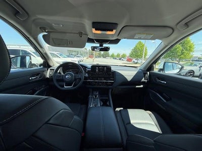 2025 Nissan Pathfinder SL 4WD