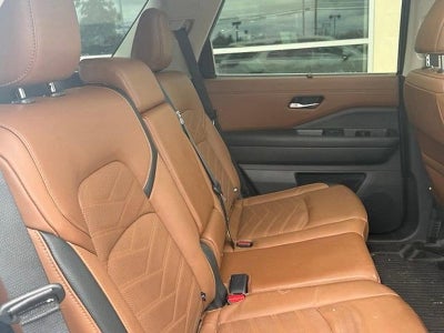 2023 Nissan Pathfinder Platinum 4WD