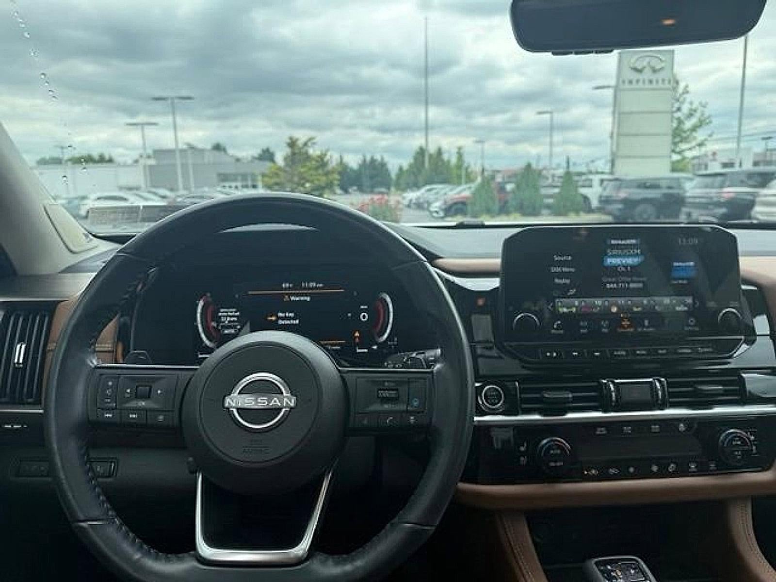 2023 Nissan Pathfinder Platinum 4WD