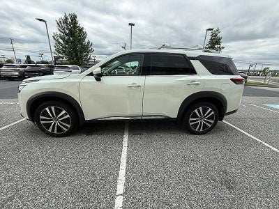 2023 Nissan Pathfinder Platinum 4WD