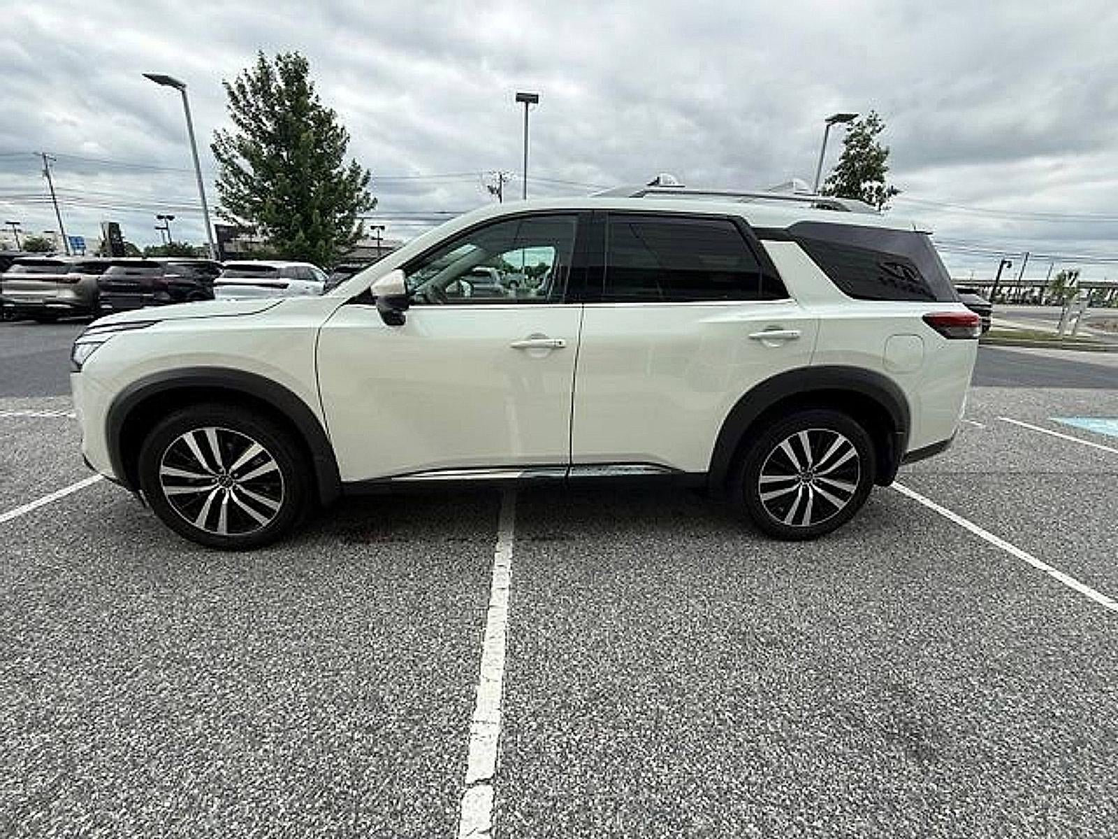 2023 Nissan Pathfinder Platinum 4WD