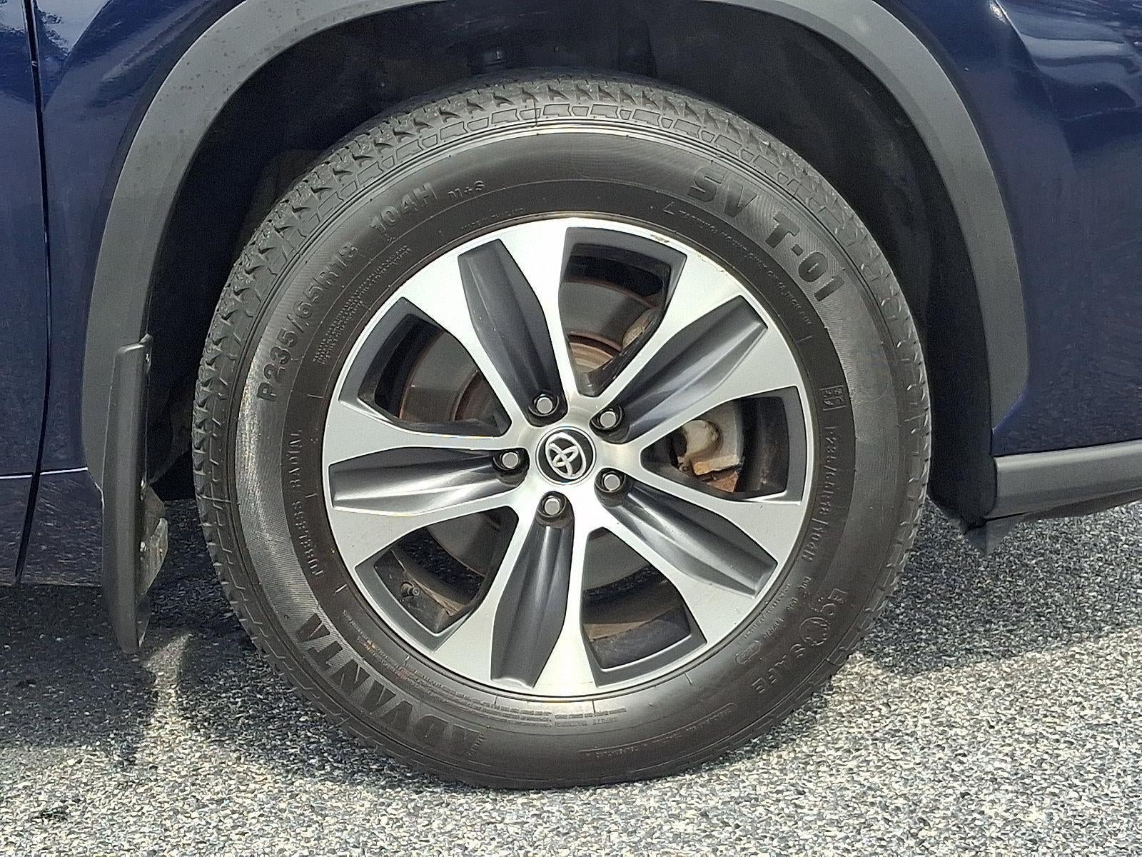 2025 Toyota Highlander XLE AWD (Natl)