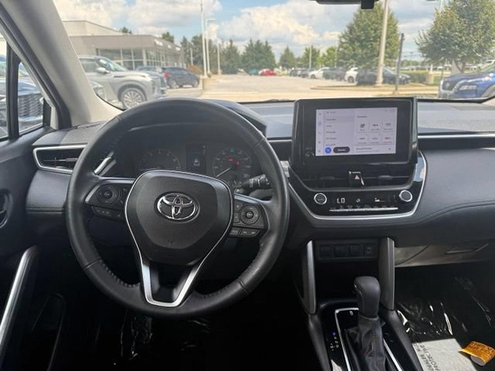 2023 Toyota Corolla Cross LE 4WD (Natl)