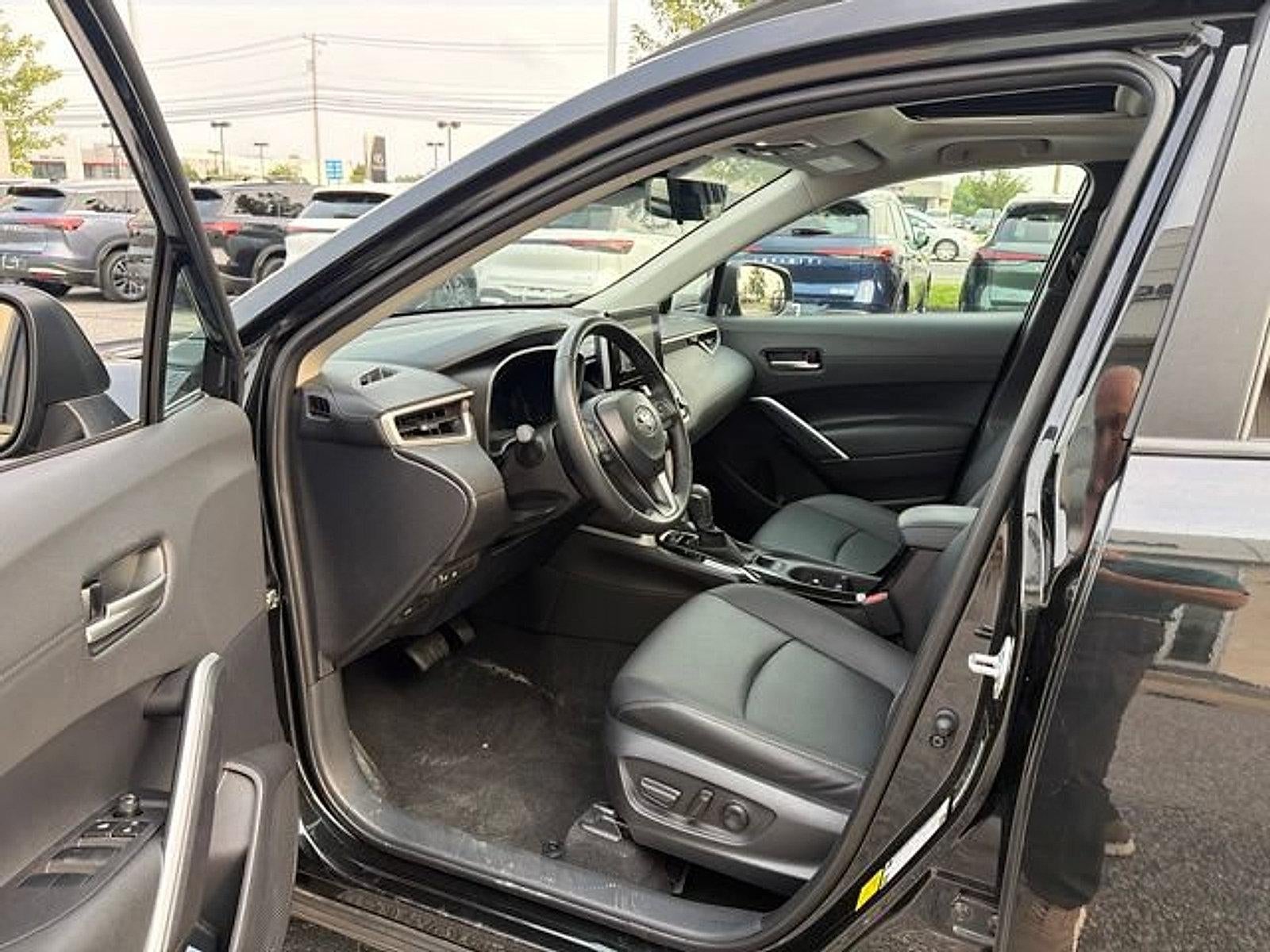 2025 Toyota Corolla Cross XLE 4WD (Natl)