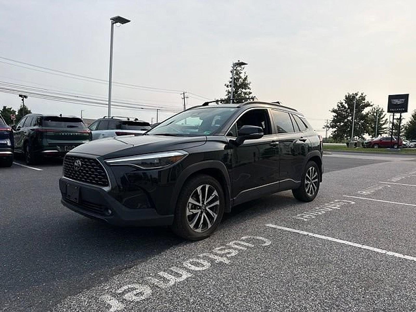 2025 Toyota Corolla Cross XLE 4WD (Natl)