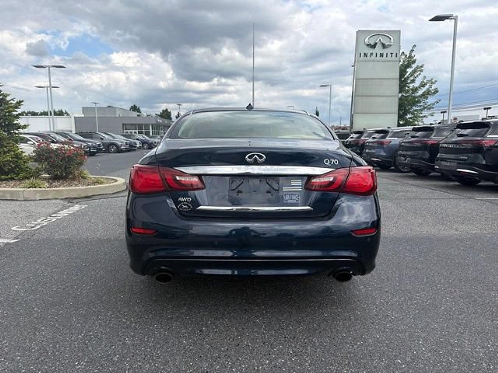 2015 INFINITI Q70 3.7 AWD