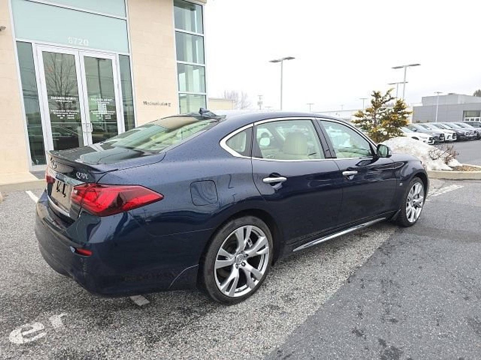 2017 INFINITI Q70L 3.7 AWD