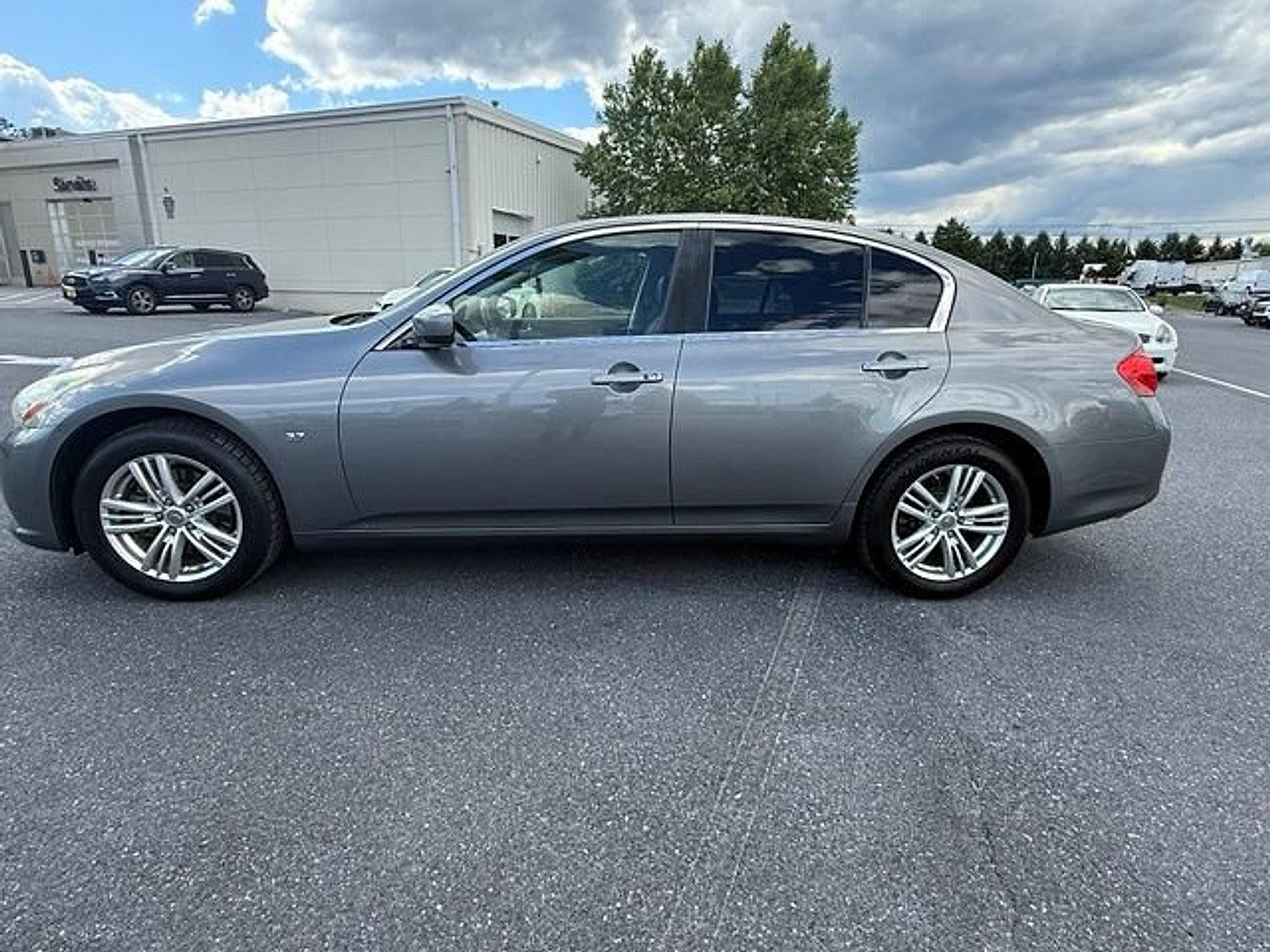 2015 INFINITI Q40 AWD