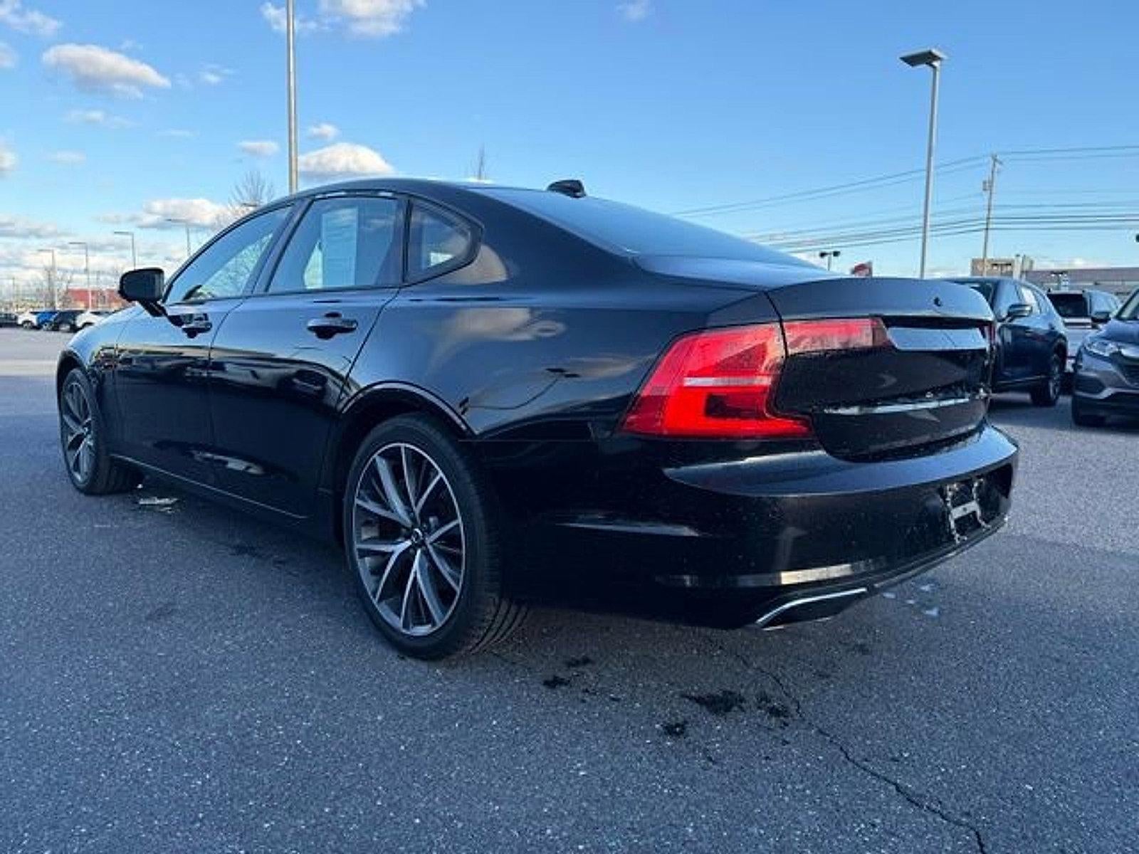 2017 Volvo S90 T6 AWD Momentum