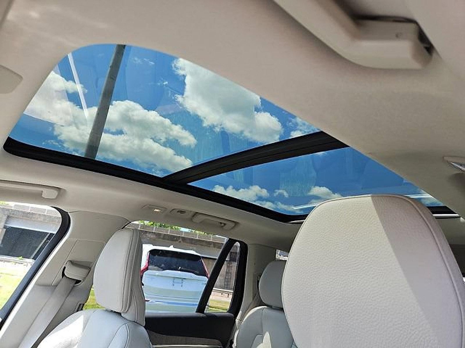 2024 Volvo XC90 B6 AWD Plus Bright Theme 7P