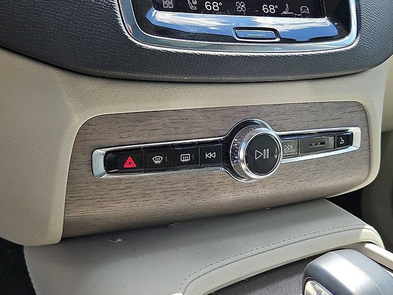 2024 Volvo XC90 B6 AWD Plus Bright Theme 7P