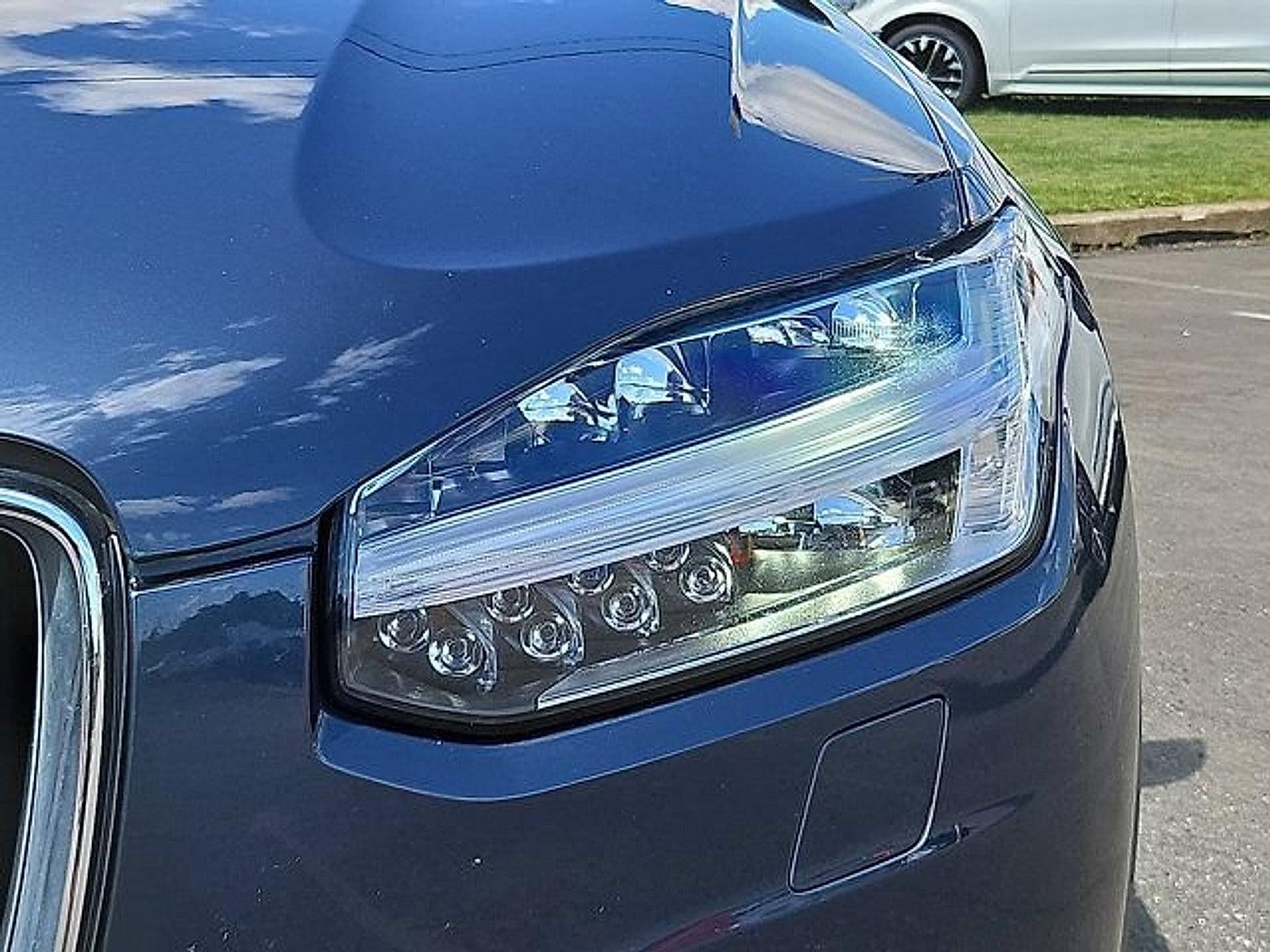 2024 Volvo XC90 B6 AWD Plus Bright Theme 7P