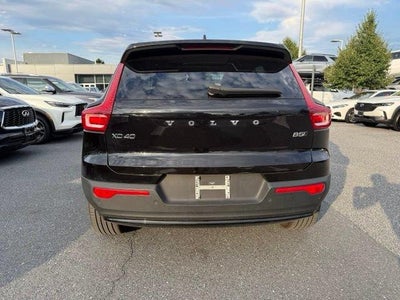 2023 Volvo XC40 B5 AWD Plus Dark Theme