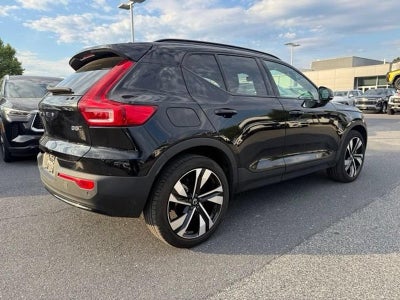 2023 Volvo XC40 B5 AWD Plus Dark Theme