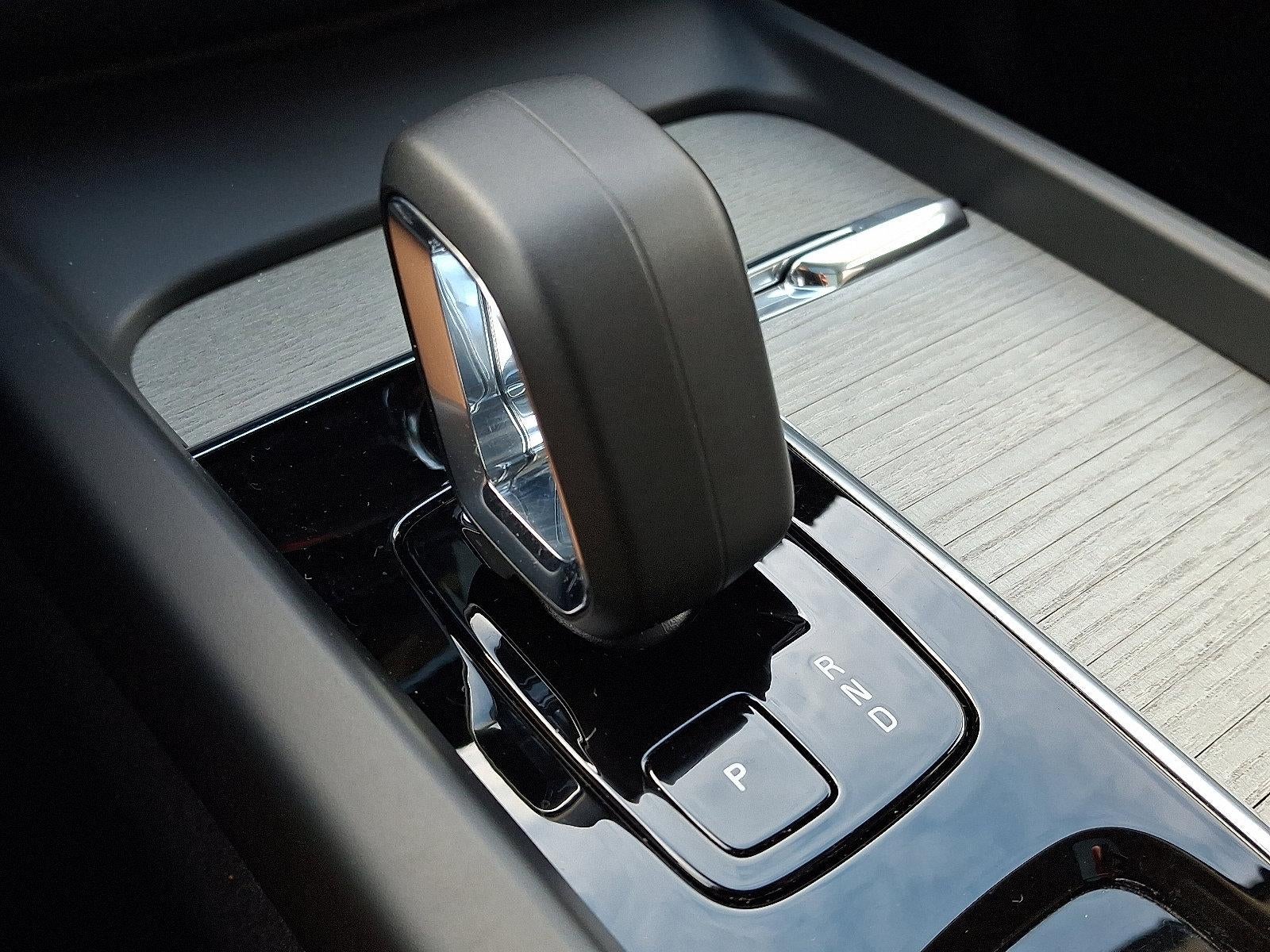 2025 Volvo XC60 B5 AWD Plus