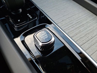 2025 Volvo XC60 B5 AWD Plus