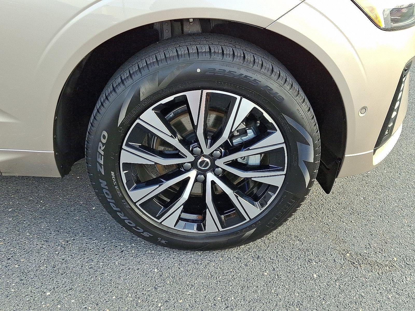 2025 Volvo XC60 B5 AWD Plus