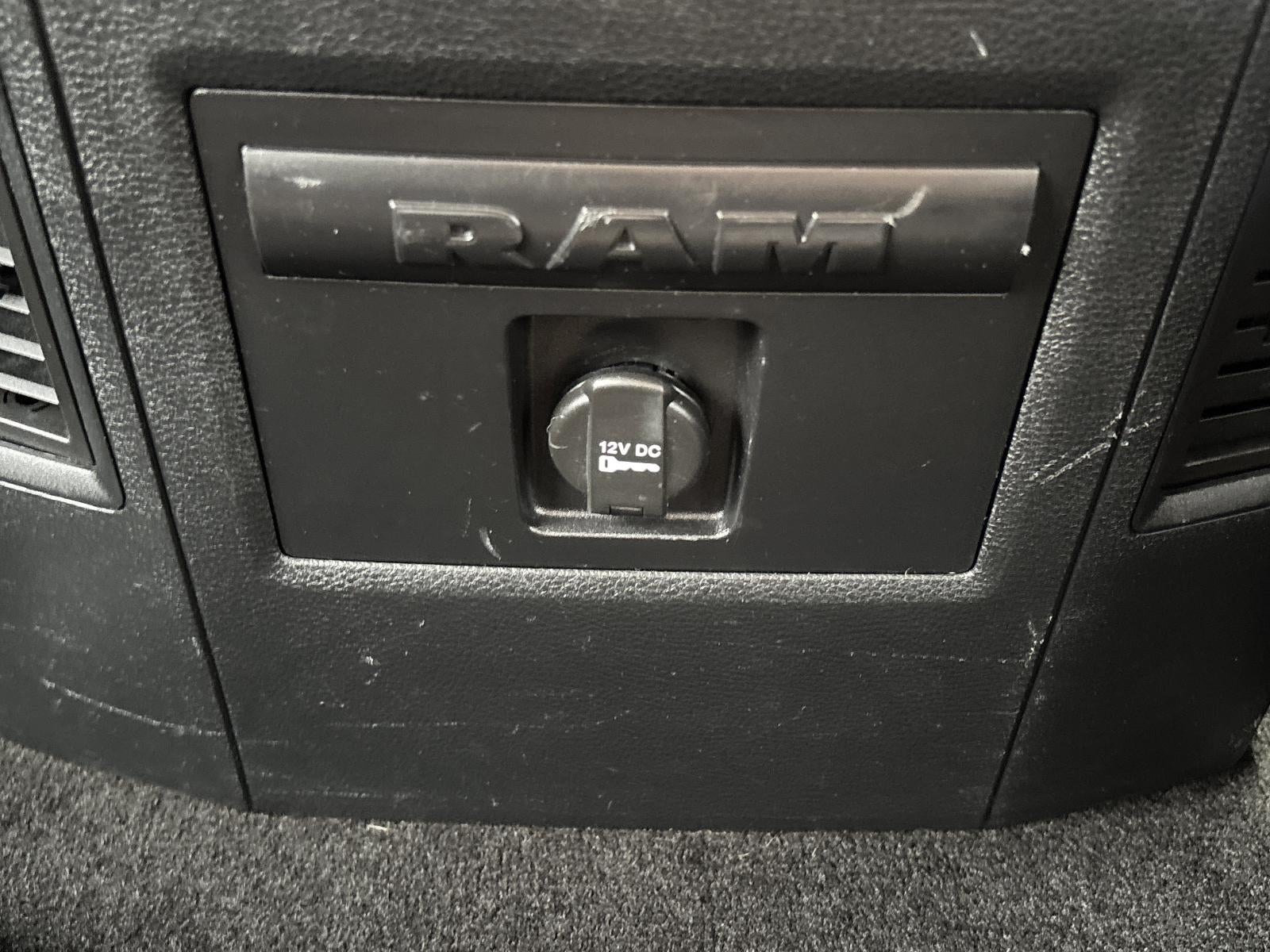 2016 RAM 1500 4WD Crew Cab 5.7 Ft Box Sport