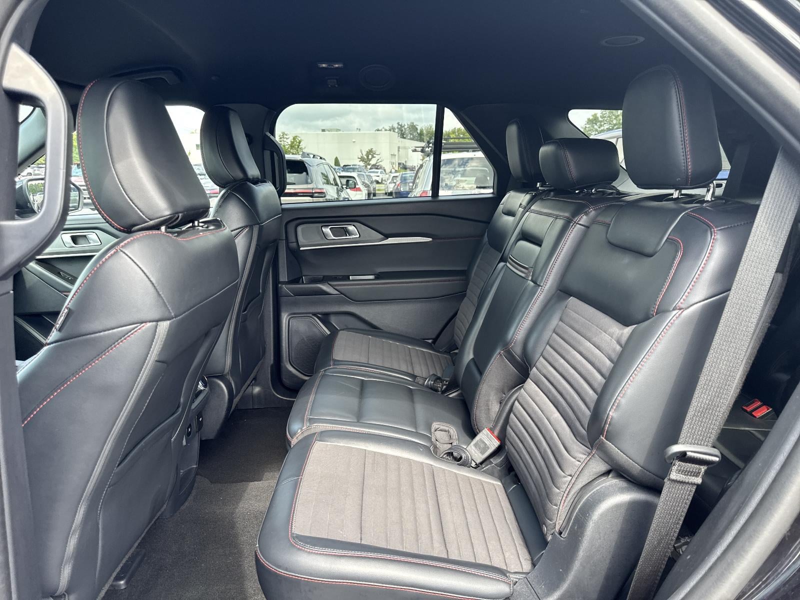 2025 Ford Explorer ST-Line 4WD