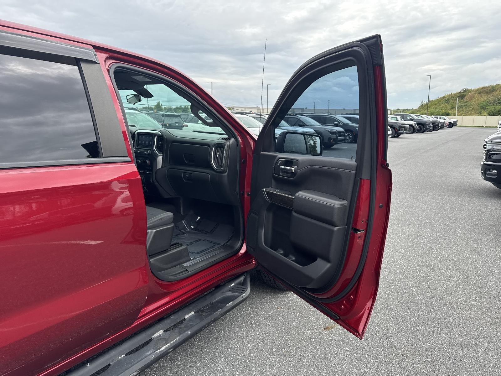 2019 Chevrolet Silverado 1500 Crew Cab Short Box 4-Wheel Drive RST