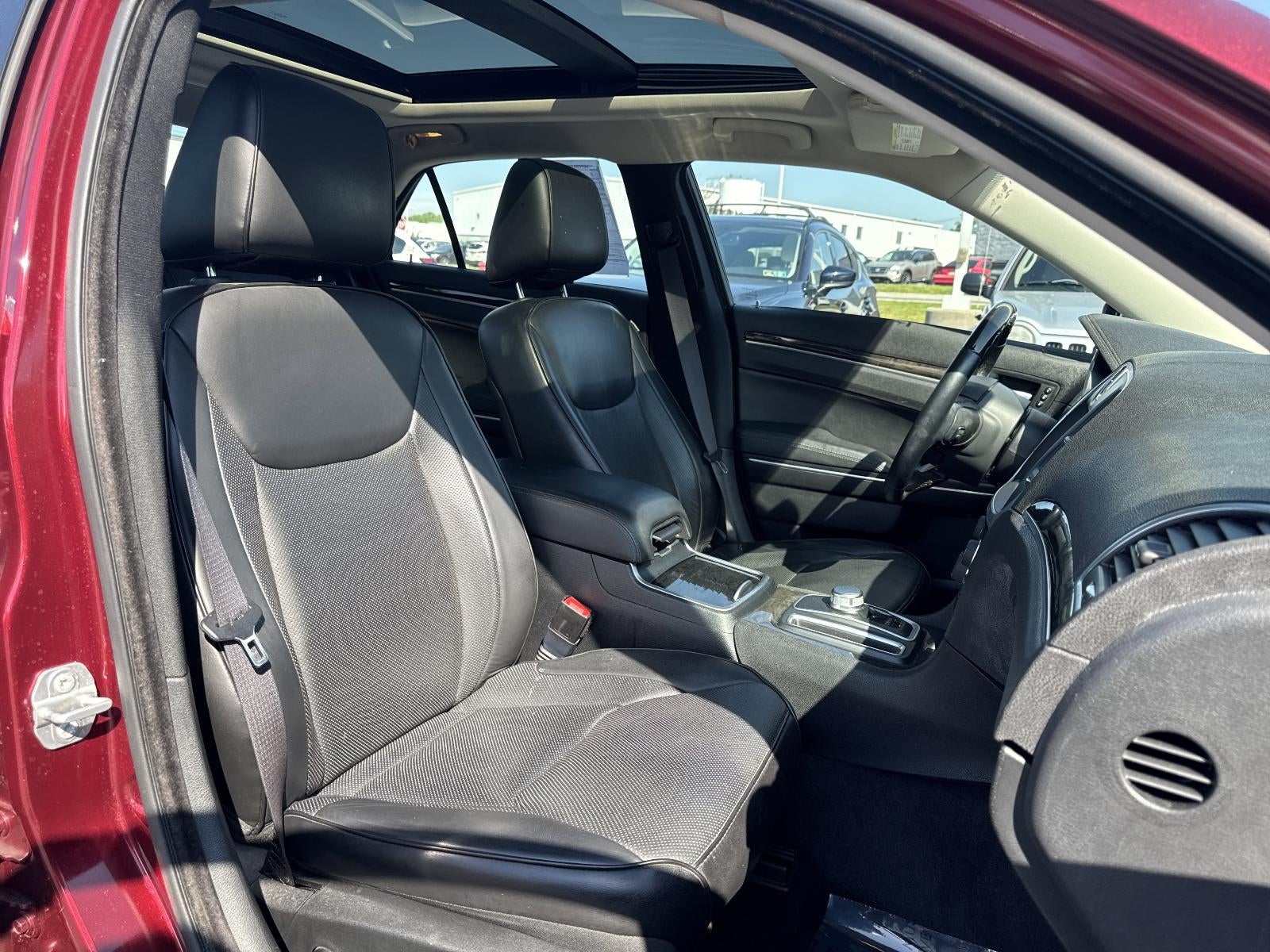 2016 Chrysler 300 4dr Sdn 300C RWD