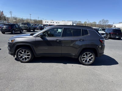 2022 Jeep Compass Latitude Lux