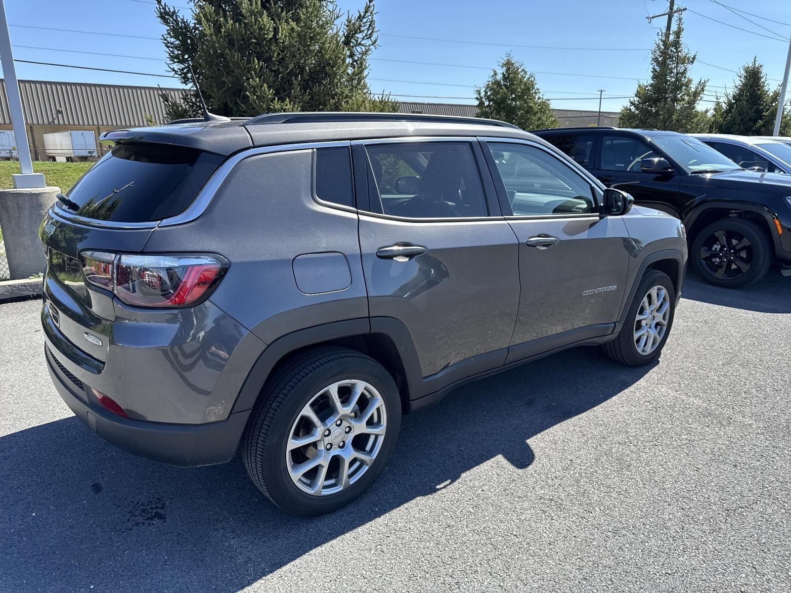 2022 Jeep Compass Latitude Lux