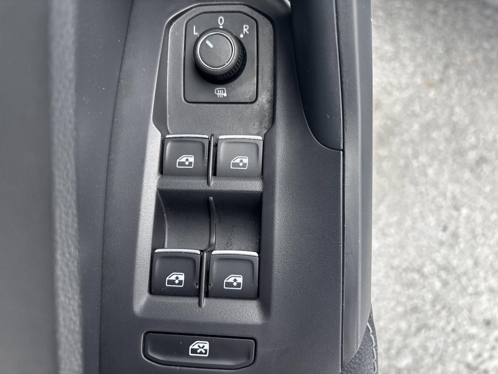 2023 Volkswagen Jetta SE Auto