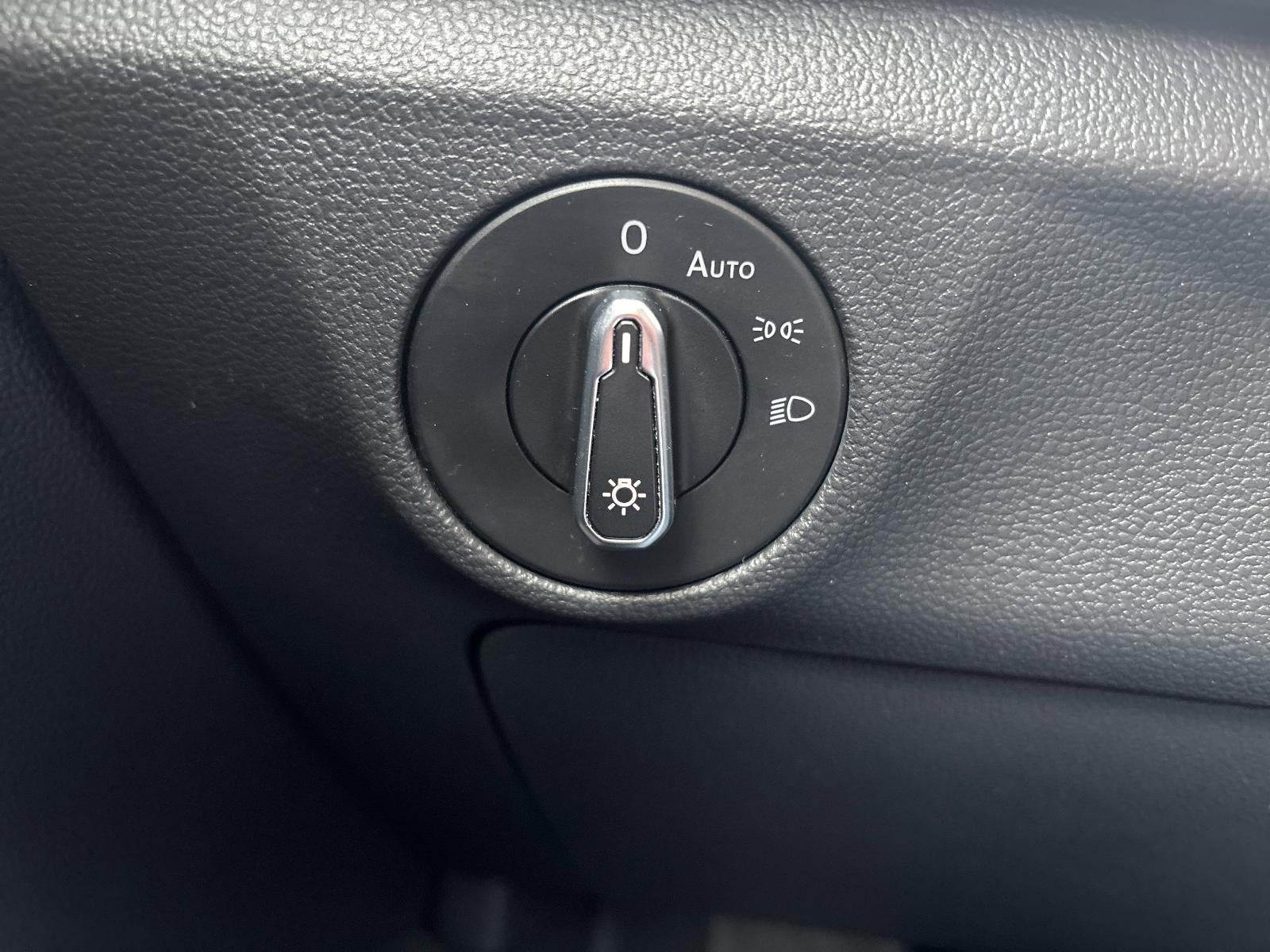 2023 Volkswagen Jetta SE Auto