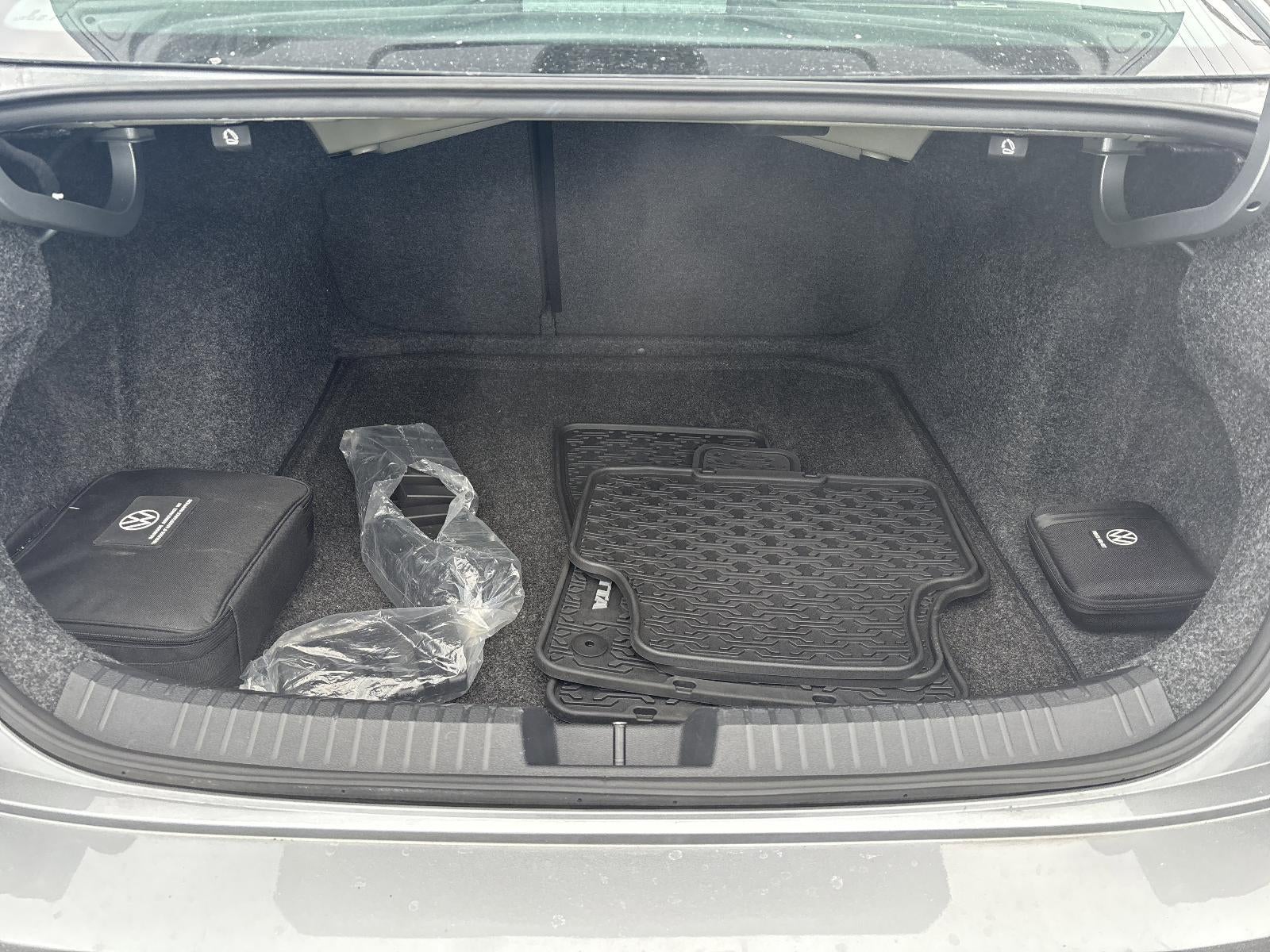 2023 Volkswagen Jetta SE Auto