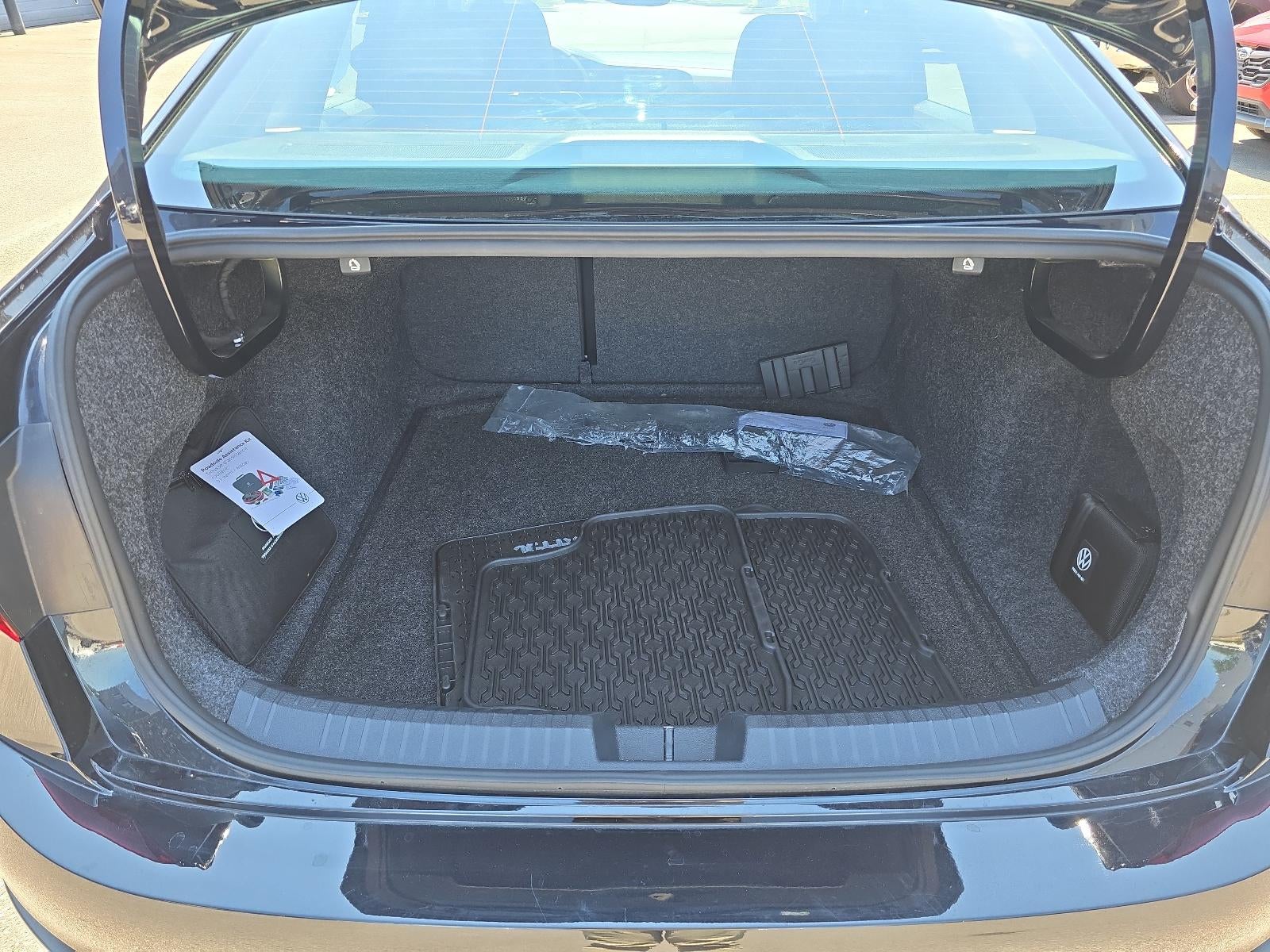 2023 Volkswagen Jetta SEL Auto