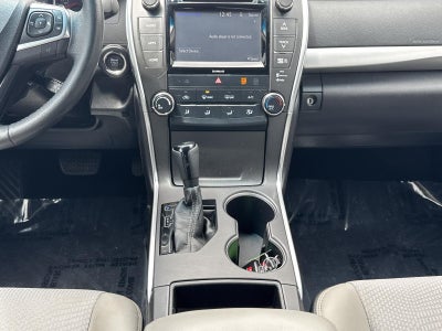 2017 Toyota Camry SE Auto (SE)