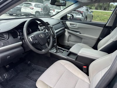 2017 Toyota Camry SE Auto (SE)