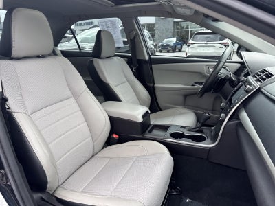 2017 Toyota Camry SE Auto (SE)