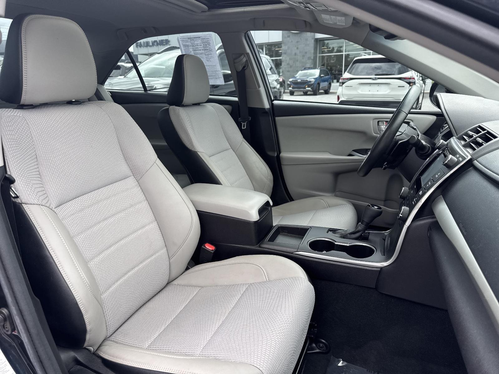 2017 Toyota Camry SE Auto (SE)